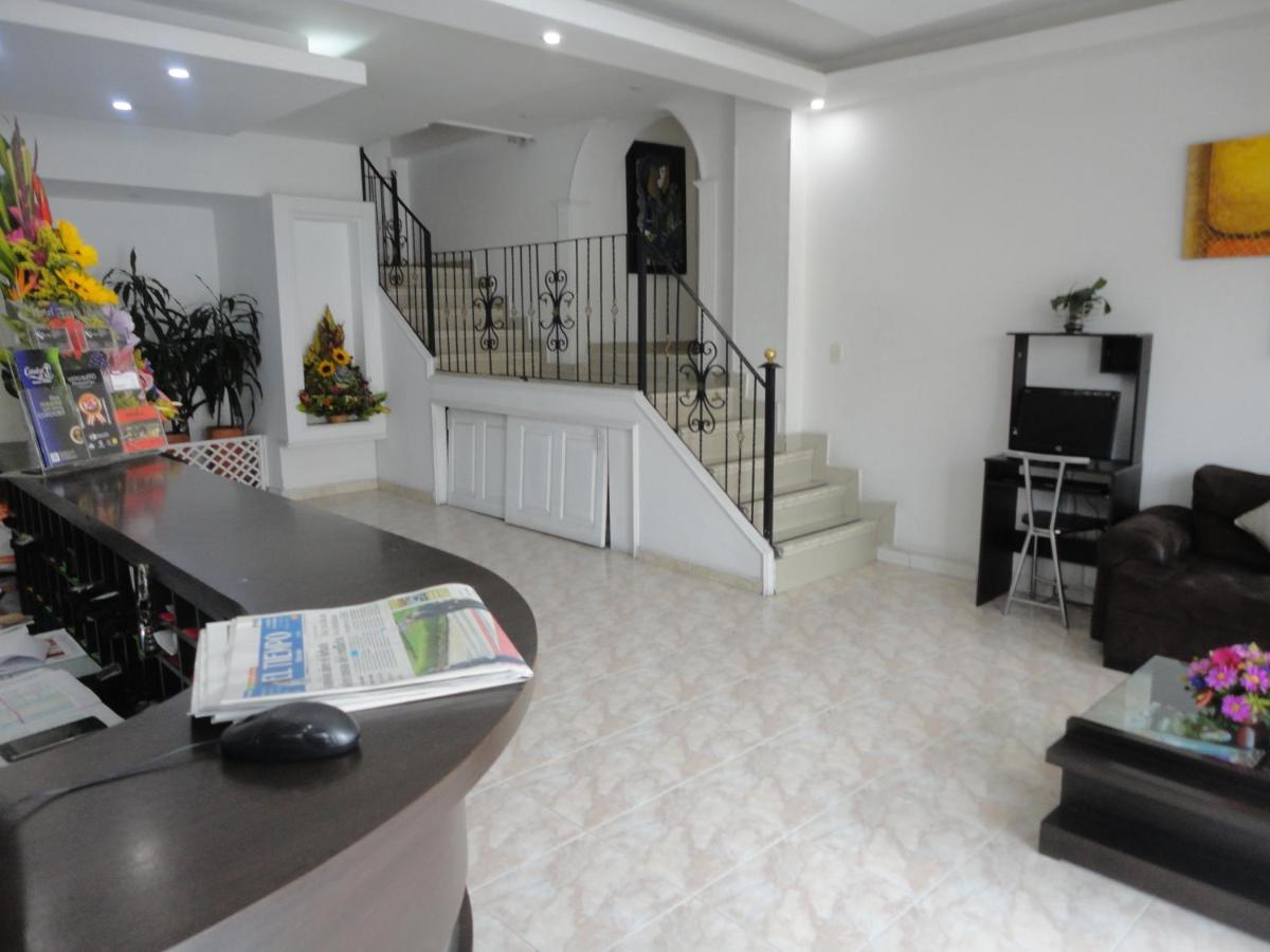 Hotel Fenix Real Bogota Bagian luar foto